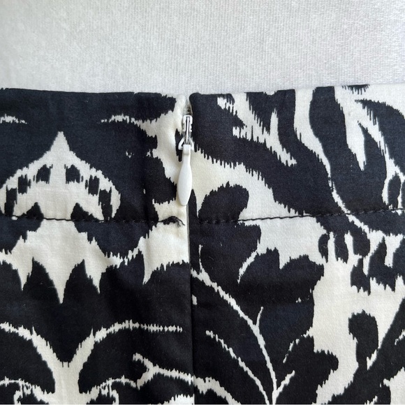 •LOFT• Black/White Damask A-Line Skirt - Size 8 - Picture 5 of 8